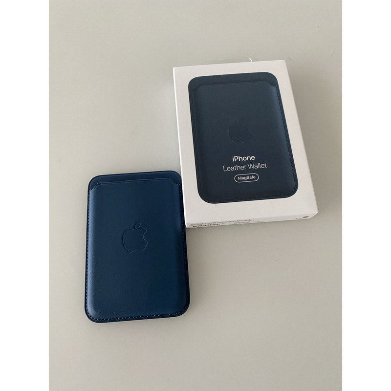 جا کارتی موبایل اپل مدل Leather Wallet MagSafe