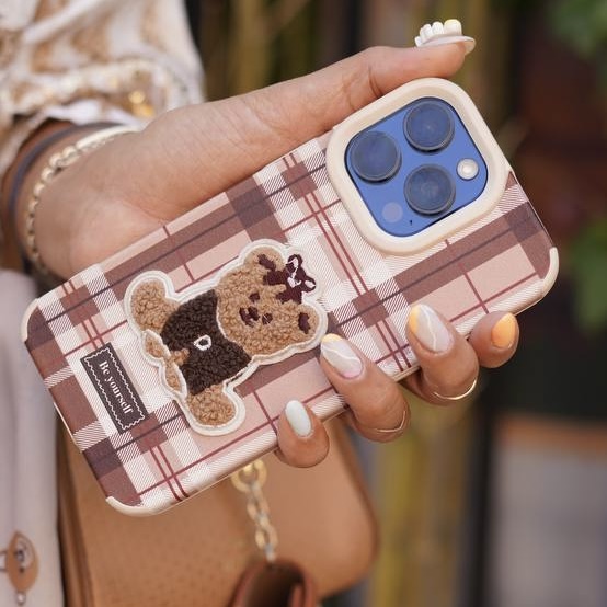 قاب مدل burbery teddy مناسب برای گوشی آیفون iPhone 15 Promax کد Tor-c4230