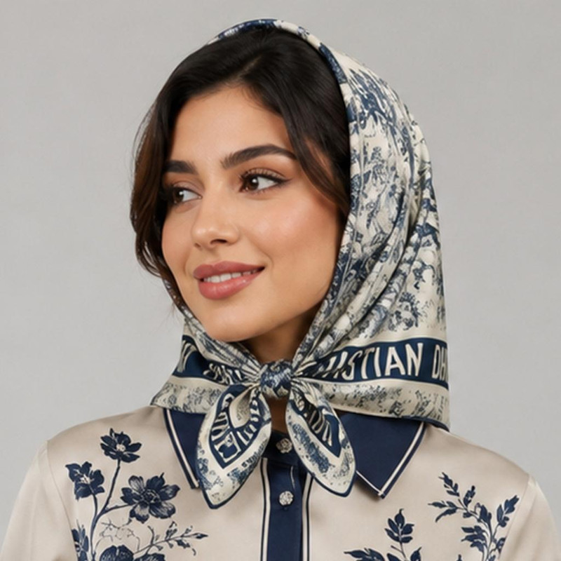 روسری نخ زنانه مدل مینی اسکارف نخی طرح دیور طبیعت جنگلی ابر و بادی با طول و عرض 70x70 سانتیمتر