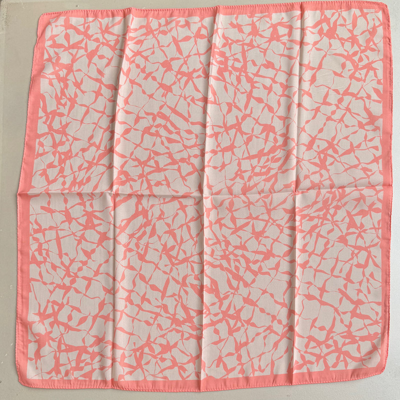 روسری زنانه مدل مینی نخی اسپرت خط خطی ابر و بادی