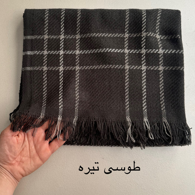 شال زنانه مدل کاموایی بافتنی چهارخانه پاییزی ریش ریشی کد 2