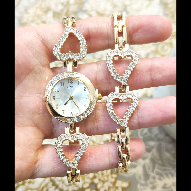 ساعت مچی عقربه ای زنانه هانگروی مدل قلب نگین دار