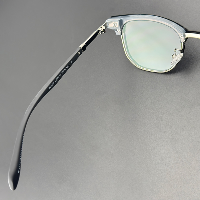 فریم عینک طبی به همراه کاور آفتابی آلبرت وگ مدل CG3202C656-P01 Polarized Double Switch