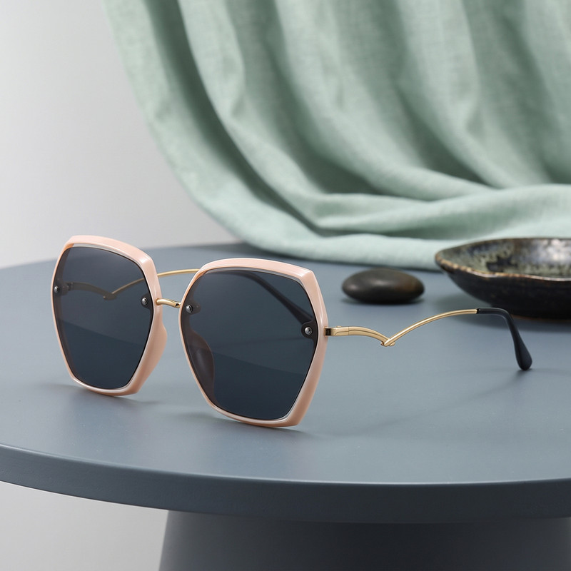 عینک آفتابی زنانه مدل 2206T19 Polarized