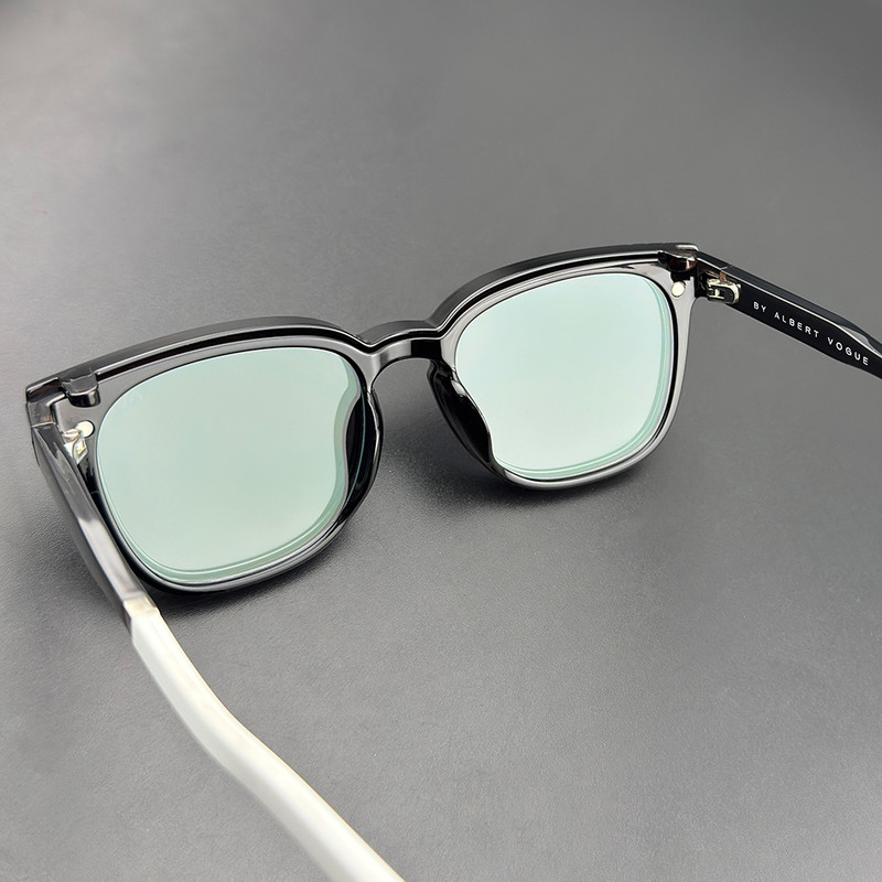فریم عینک طبی آلبرت وگ مدل CG7705C745-P120 Polarized Double Switch به همراه کاور آفتابی