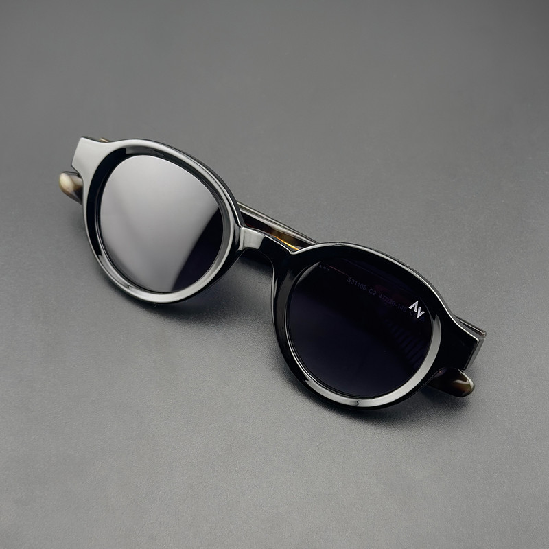 عینک آفتابی زنانه پنتوس آلبرت وگ مدل S31106C2 Avantgarde Visionary