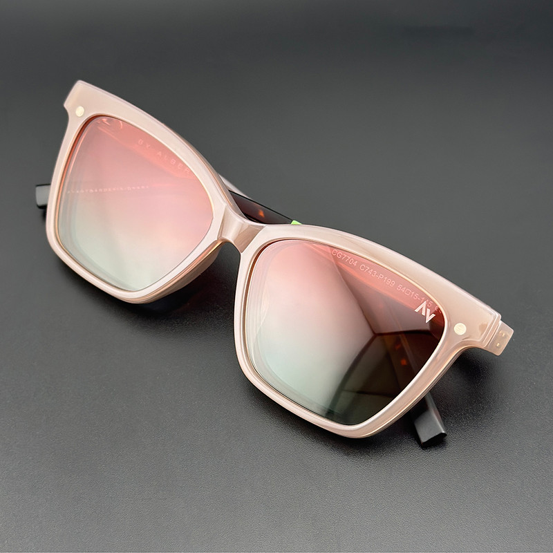 فریم عینک طبی آلبرت وگ مدل CG7704C743-P199 Polarized Double Switch به همراه کاور آفتابی