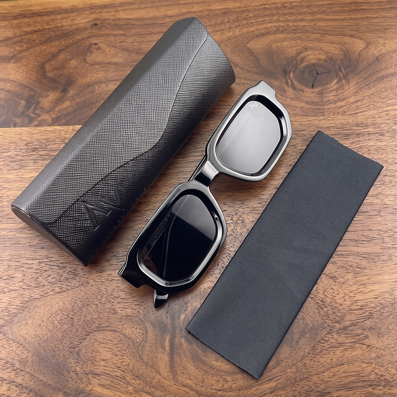 عینک آفتابی آلبرت وگ مدل SZ8109 Obsidian