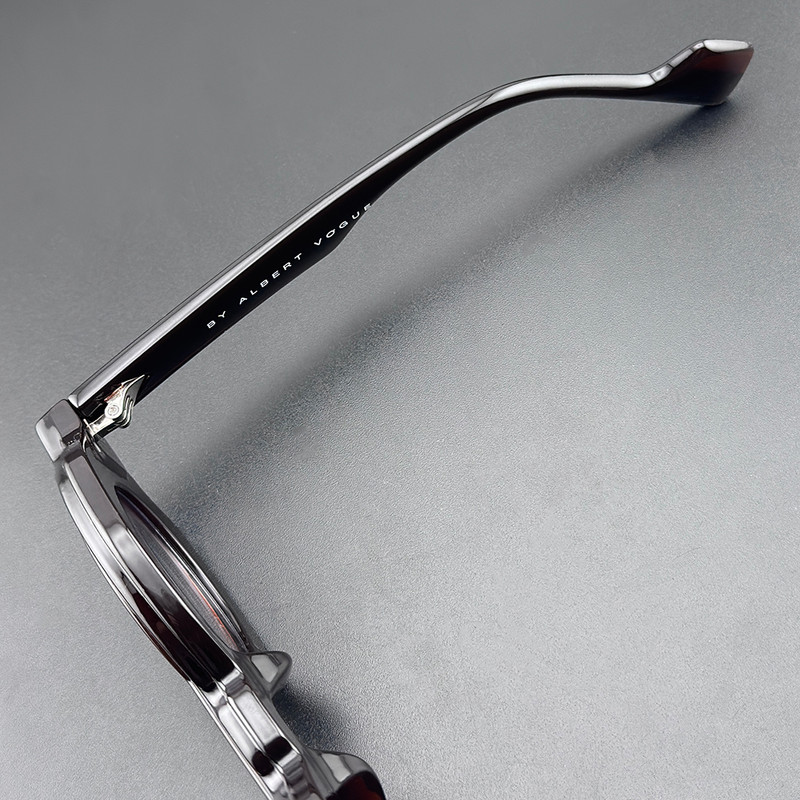 فریم عینک طبی آلبرت وگ مدل SZ3005 C1 Polarized Double Switch به همراه کاور آفتابی