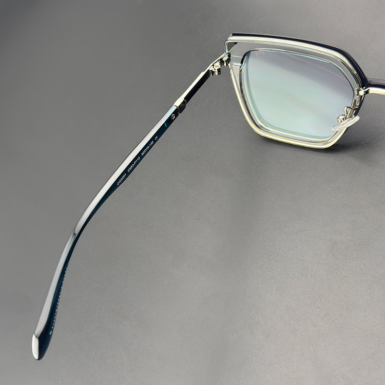 فریم عینک طبی زنانه به همراه کاور آفتابی آلبرت وگ مدل CG3201C653-P113 Polarized Double Switch