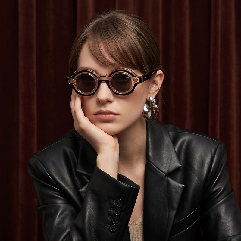 فریم عینک طبی آلبرت وگ مدل SZ3005 C3 Polarized Double Switch به همراه کاور آفتابی