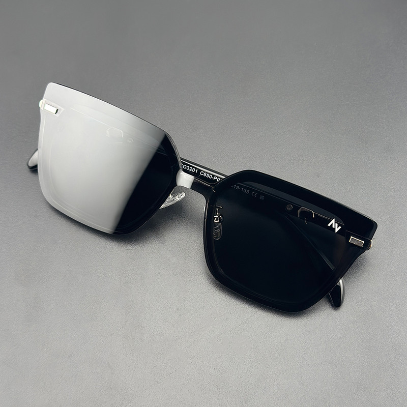 فریم عینک طبی زنانه به همراه کاور آفتابی آلبرت وگ مدل CG3201C650-P01 Polarized Double Switch