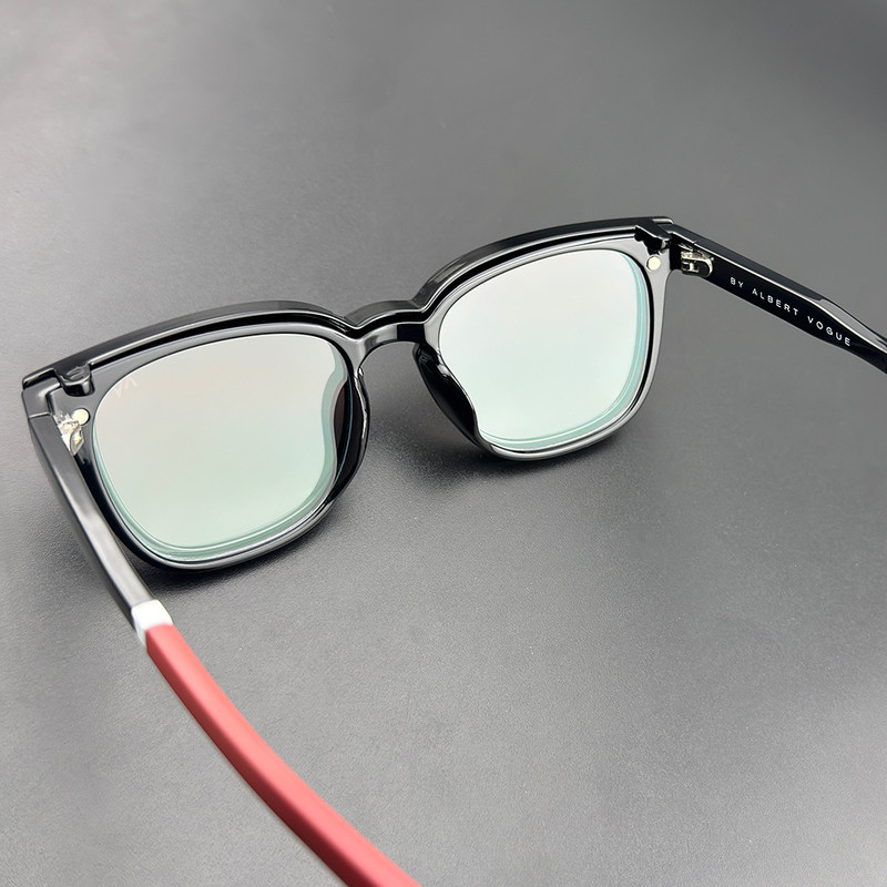 فریم عینک طبی آلبرت وگ مدل CG7705C01-P199 Polarized Double Switch به همراه کاور آفتابی
