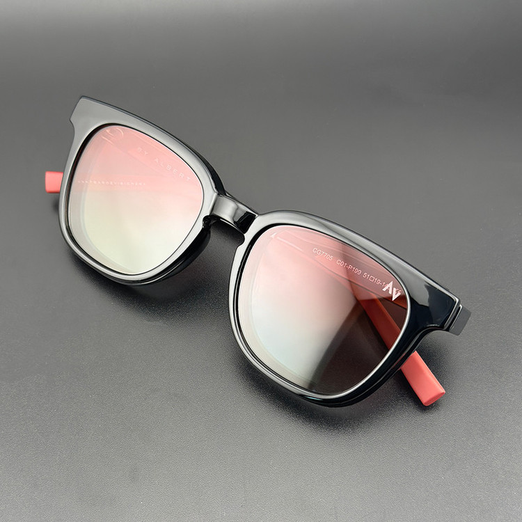 فریم عینک طبی آلبرت وگ مدل CG7705C01-P199 Polarized Double Switch به همراه کاور آفتابی